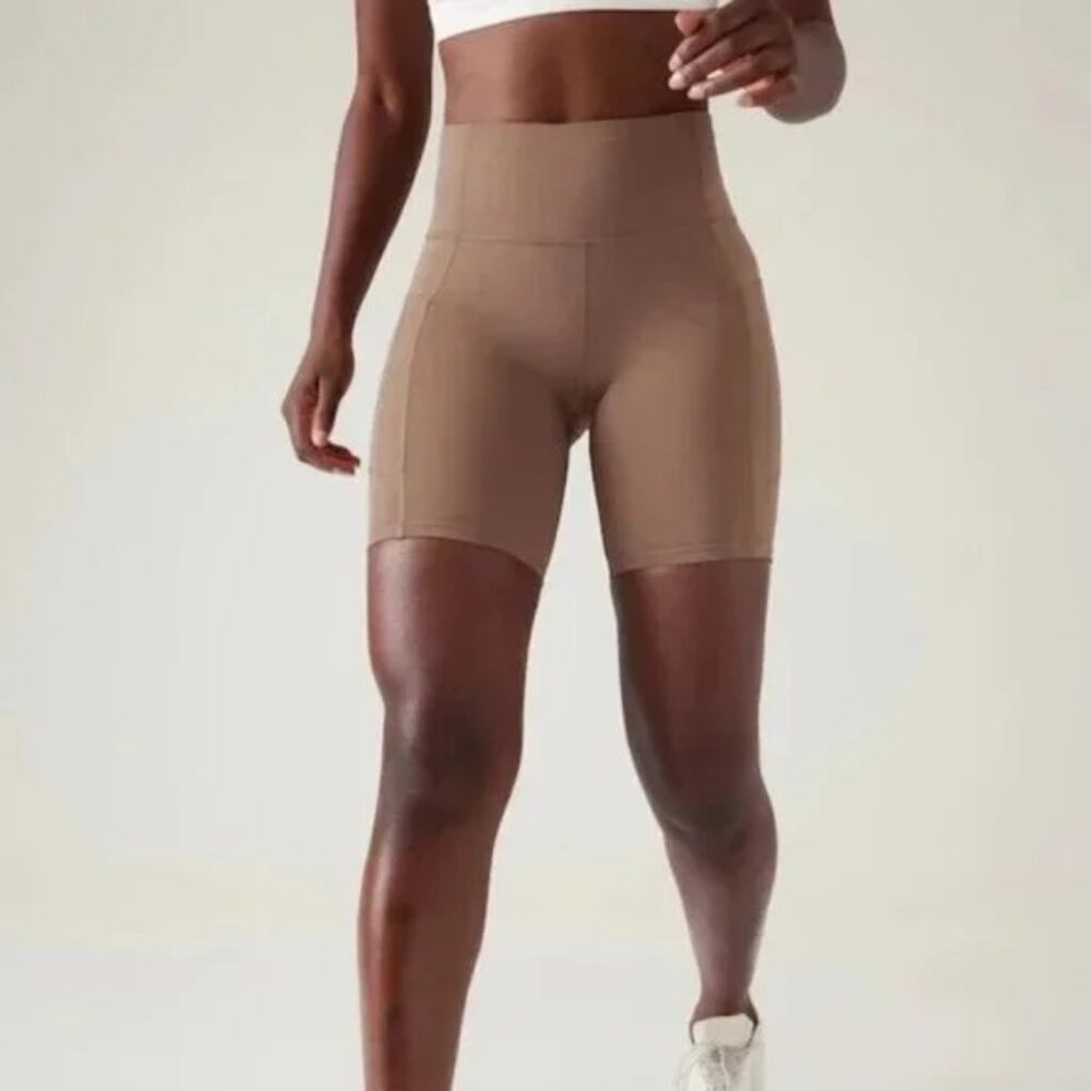 NWT Athleta Ultimate Stash 7 inch shorts high rise has pockets SP